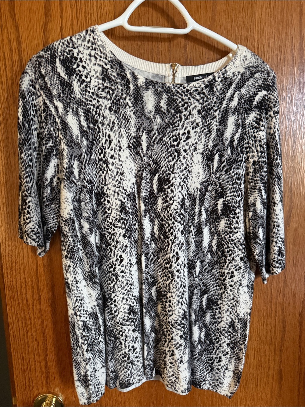 Black & White Snake-Print Short Sleeve sweater.
